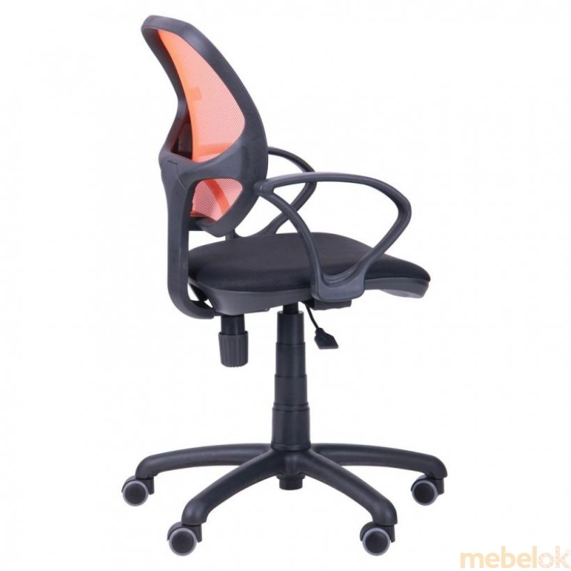 стул с видом в обстановке (Кресло Байт сиденье сетка черная - спинка сетка оранжевая)