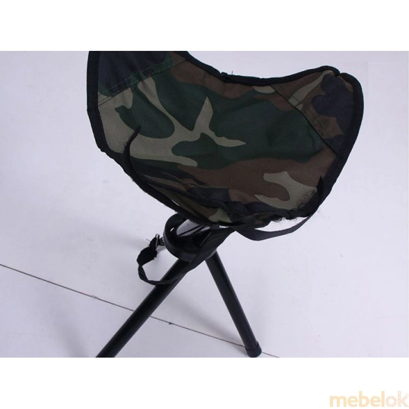 стул с видом в обстановке (Табурет складной Рыбацкий JD-1001 камуфляж)