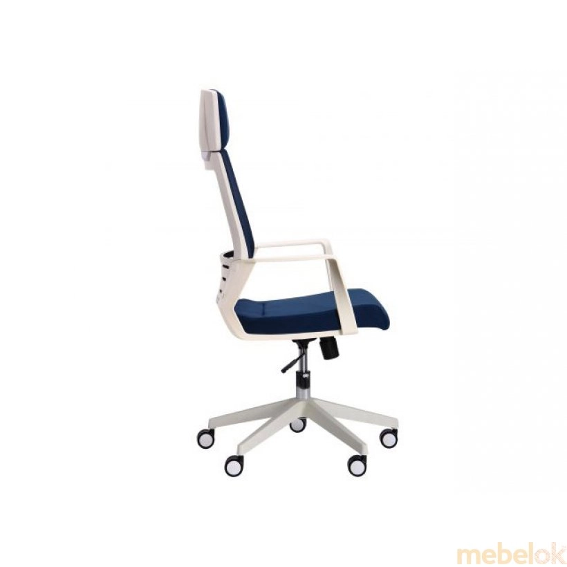 стілець з виглядом в обстановці (Крісло Twist white синій)