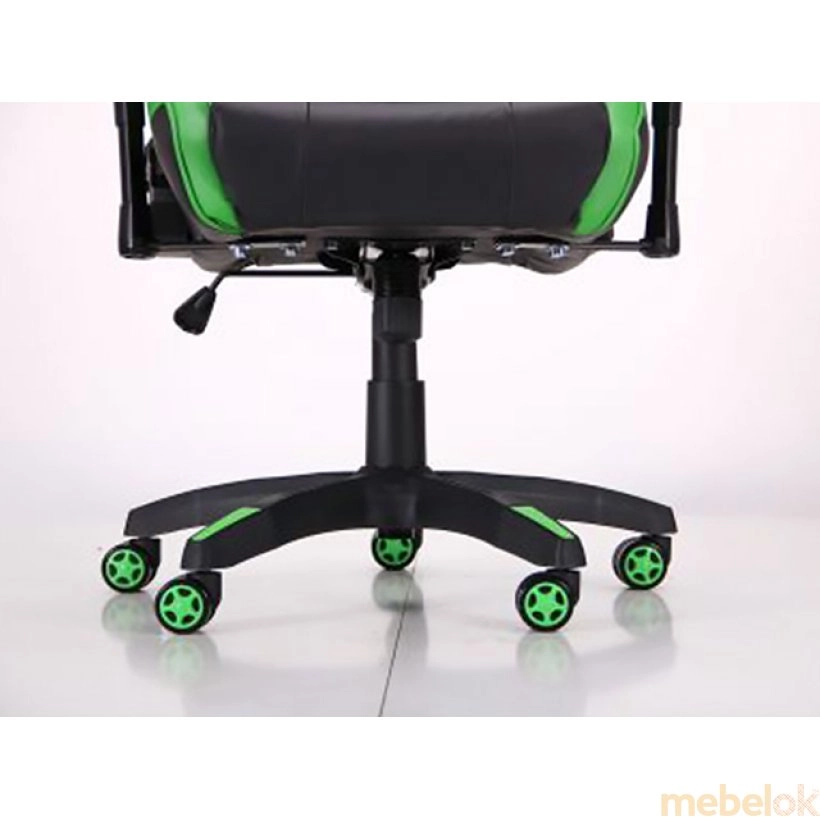 стул с видом в обстановке (Кресло VR Racer Expert Champion черный/зеленый)