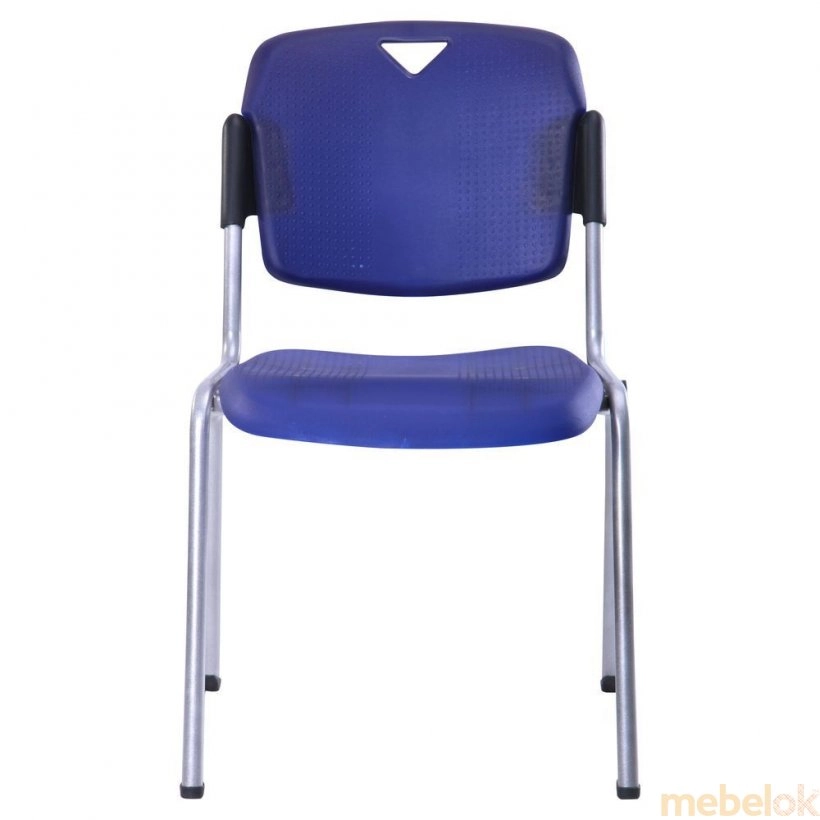 стул с видом в обстановке (Стул Рольф алюм пластик синий)