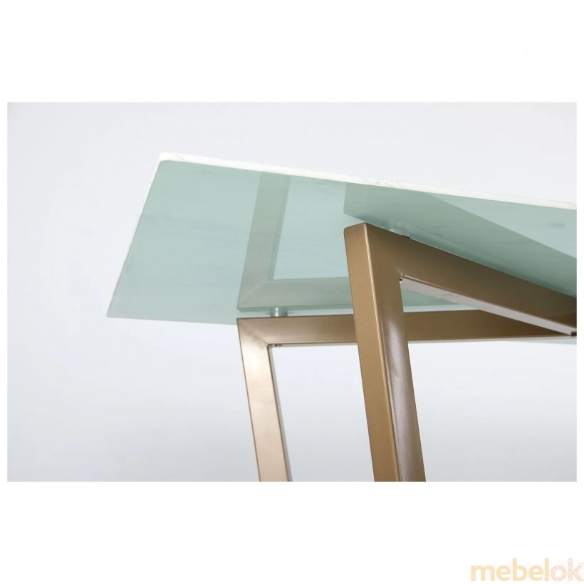 стол с видом в обстановке (Стол Adriana gold/glass Bianco Carrara)