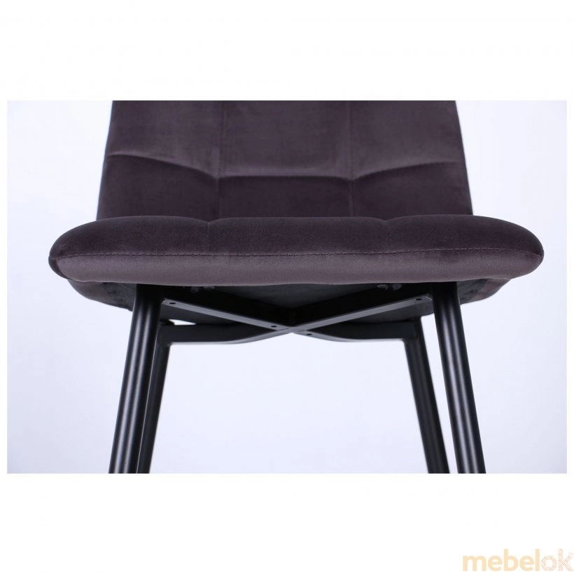 стул с видом в обстановке (Стул обеденный Kansas черный/velvet grey)