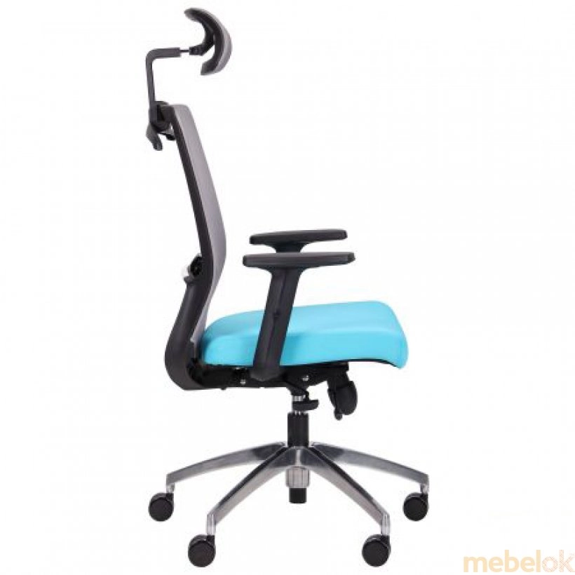 стул с видом в обстановке (Кресло Install Black Alum Grey/ Light Blue)