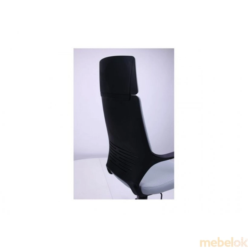 стул с видом в обстановке (Кресло Urban HB черный/серый)