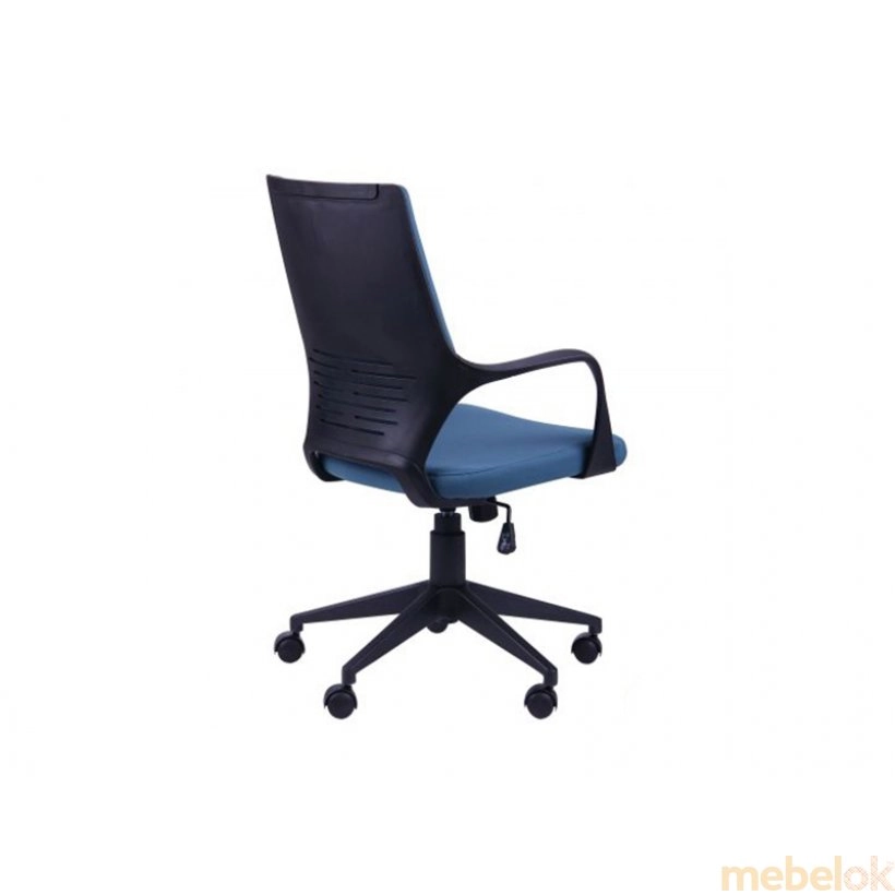 стул с видом в обстановке (Кресло Urban LB черный/синий)