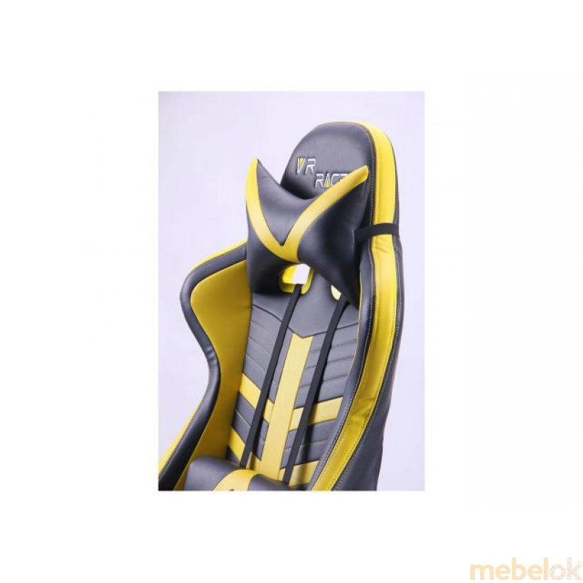 стул с видом в обстановке (Кресло VR Racer BattleBee черный/желтый)