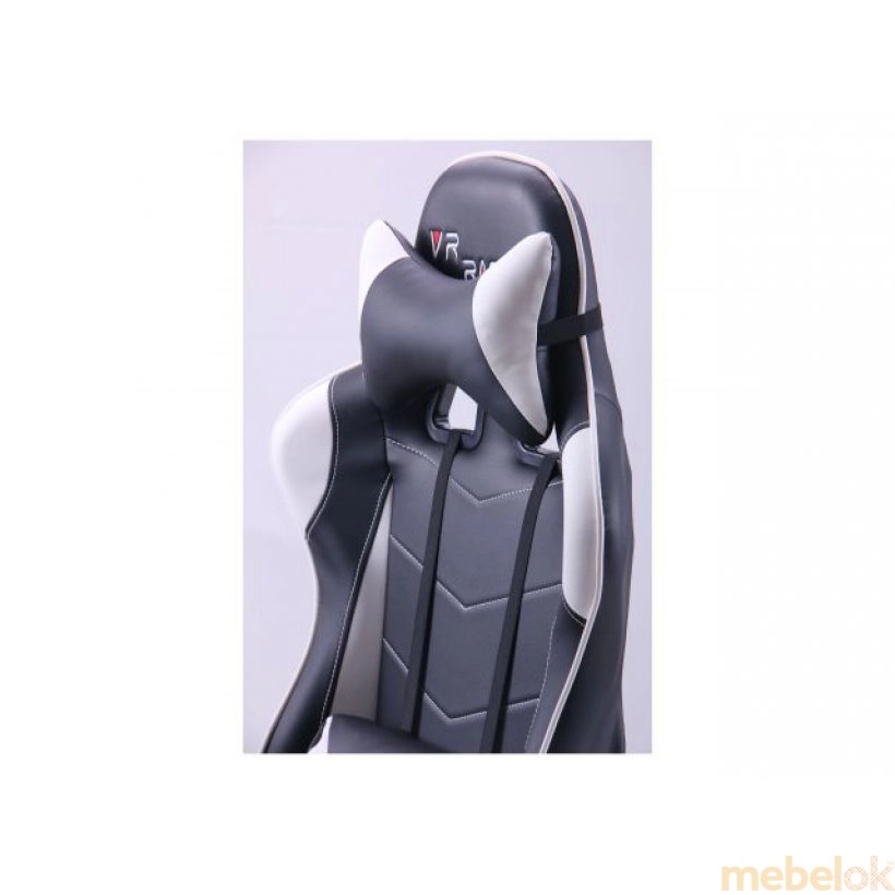 стул с видом в обстановке (Кресло VR Racer Blade черный/белый)