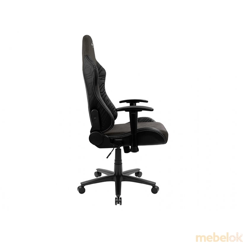 стул с видом в обстановке (Кресло для геймеров KNIGHT Iron Black)