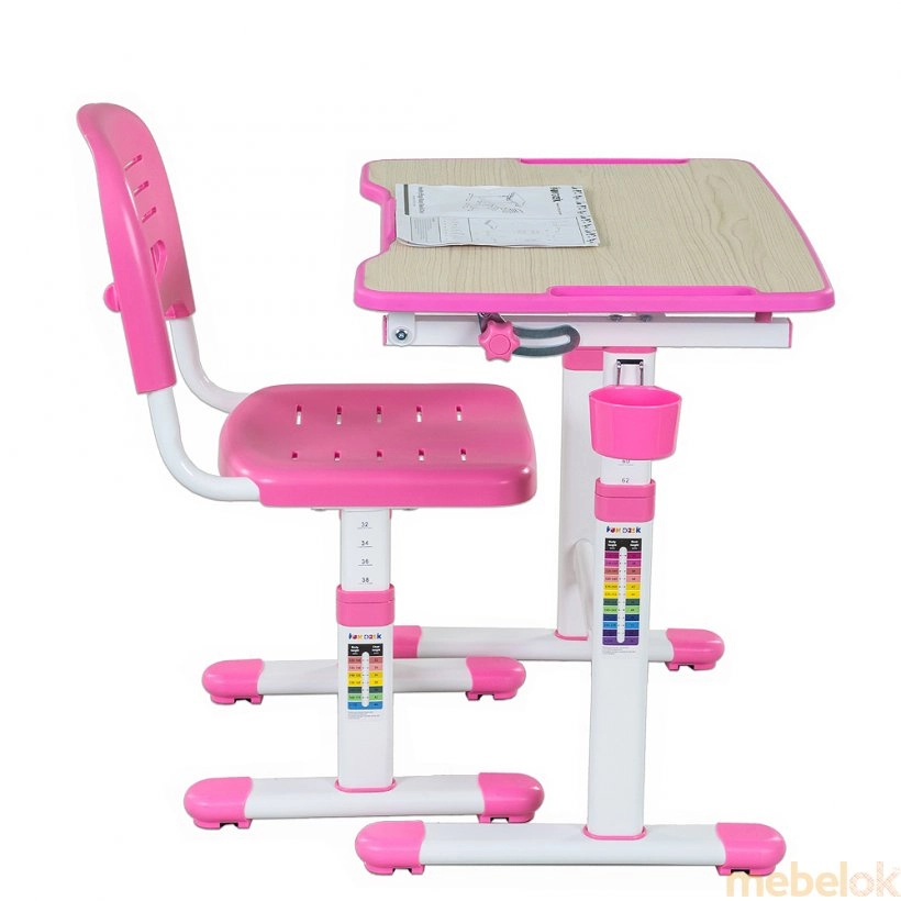 комплект Стол + Стулья с видом в обстановке (Комплект парта и стул растущие Piccolino II Pink)