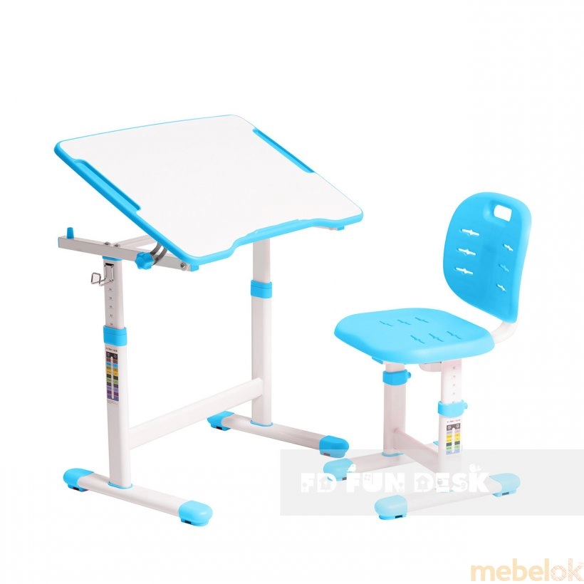 комплект Стол + Стулья с видом в обстановке (Комплект парта и стул растущие Omino Blue)