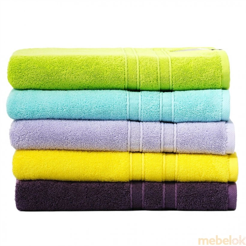 полотенце с видом в обстановке (Махровое полотенце Aqua Fiber Premium 50x90 фиолетовый)