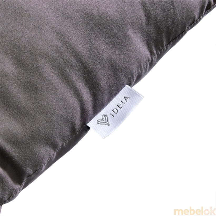 подушку с видом в обстановке (Подушка декоративная Rain серый/Fusion)