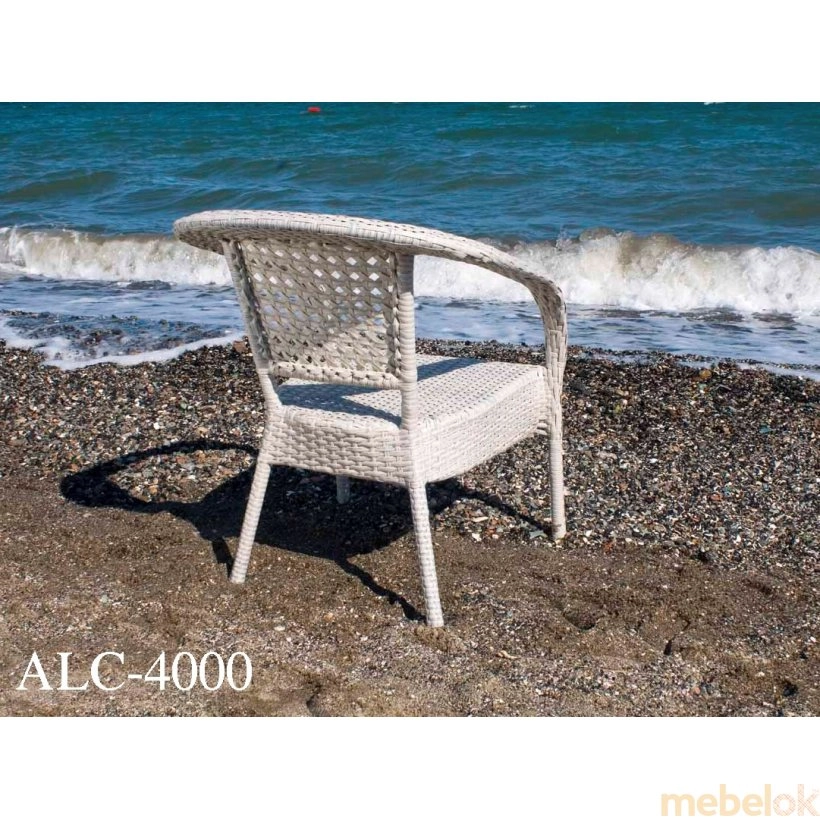 комплект стіл + стілець з виглядом в обстановці (Комплект стіл ALT-8030 + 4 стільця ALC-4000)