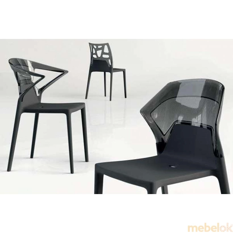стул с видом в обстановке (Стул Ego-S черное сиденье, верх прозрачно-оранжевый)
