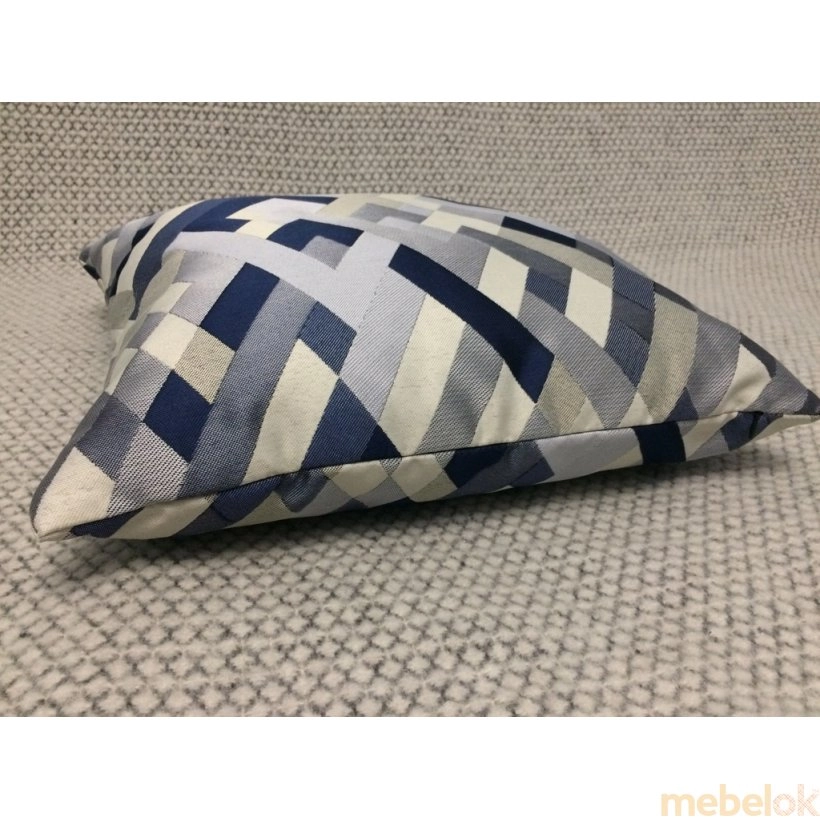 подушку с видом в обстановке (Декоративная подушка мультиколор Ленточки 45х45)
