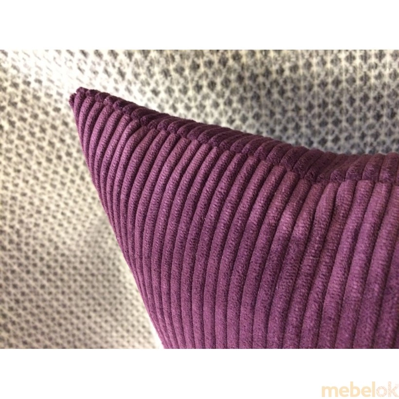 Декоративная подушка фиолетовая Медвежонок с другого ракурса
