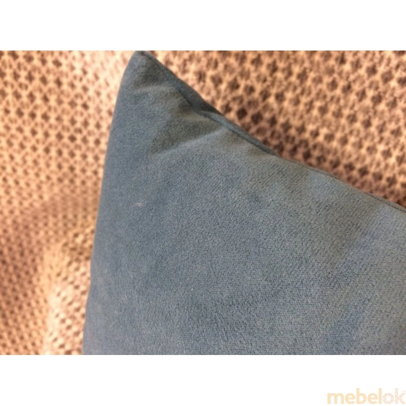 подушку с видом в обстановке (Декоративная подушка синяя Микки Маус)
