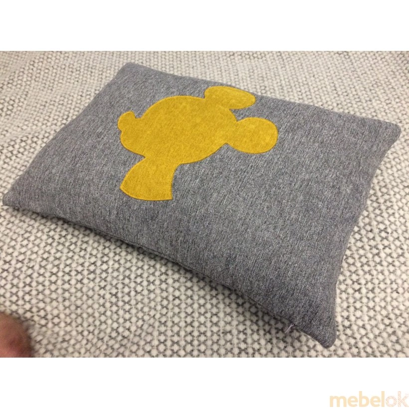 Декоративная подушка Микки Маус серо-желтая с другого ракурса