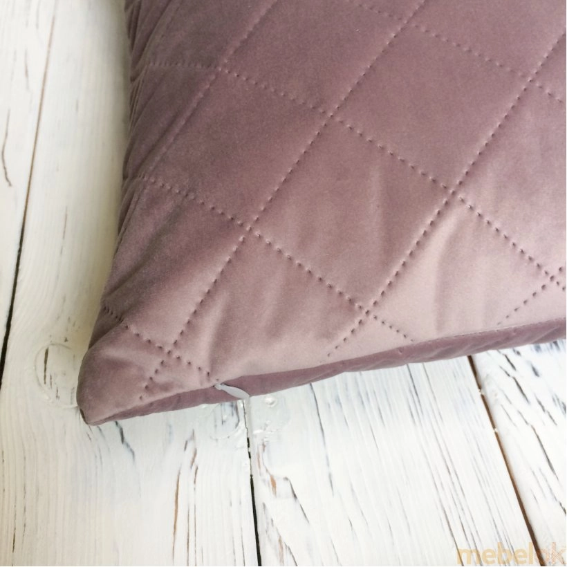 Декоративная подушка квадратная Бриллиант розовая с другого ракурса