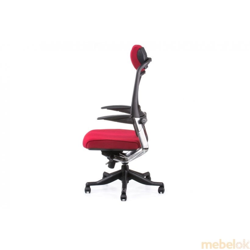 стул с видом в обстановке (Кресло офисное Fulkrum deepred fabric, black mesh)