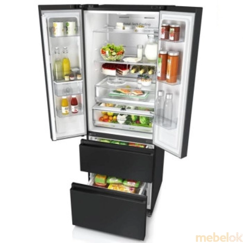 холодильник с видом в обстановке (Холодильник Hisense RF632N4AFE1)