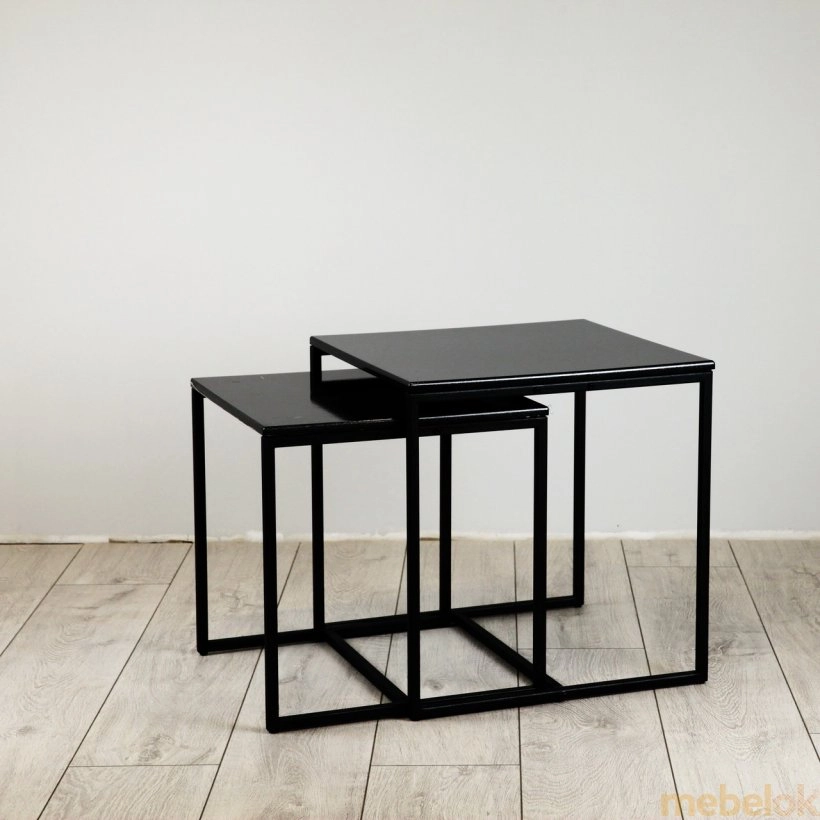 стіл з виглядом в обстановці (Комплект столів журнальних Куб 400 і Куб 450 Антрацит / чорний)