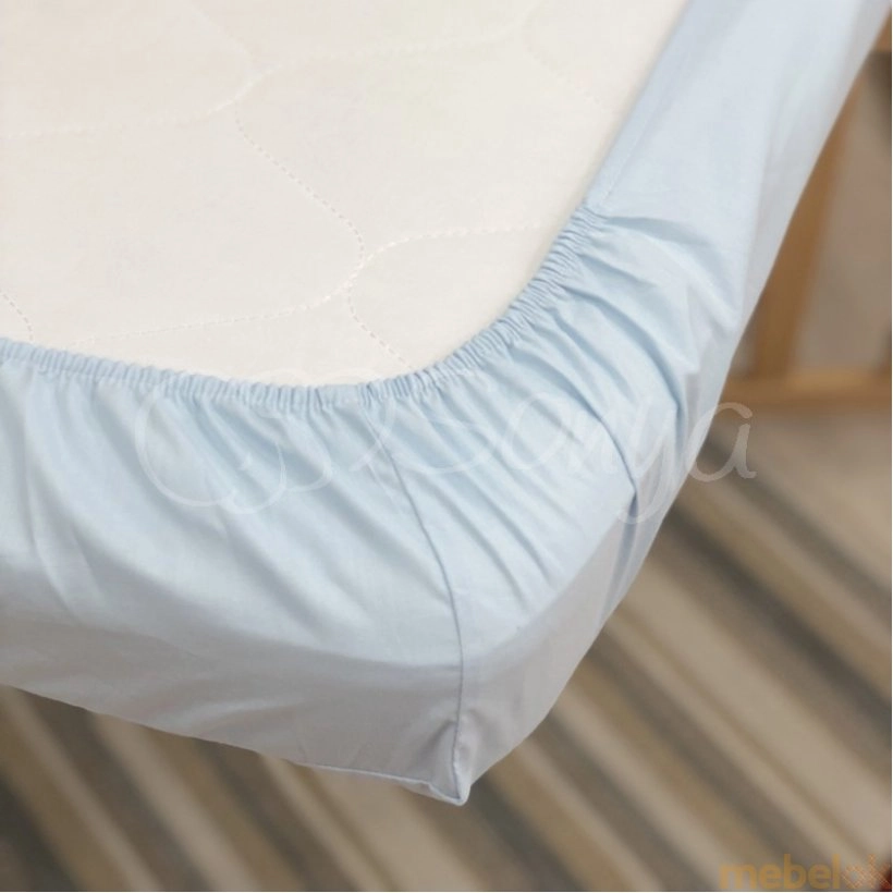 набор текстиля для детской кроватки, коляски с видом в обстановке (Простынь детская голубая)