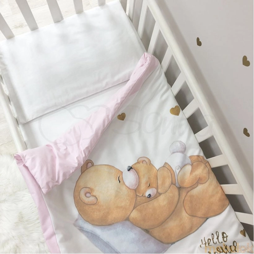 гарнитур постельного белья с видом в обстановке (Сменный комплект белья Happy Baby девочка)