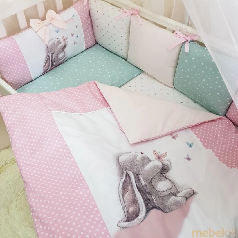 набор текстиля для детской кроватки, коляски с видом в обстановке (Бортики Akvarel зайка с бабочкой)