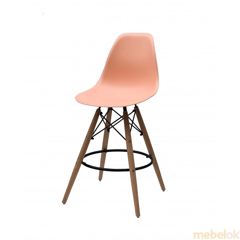 стул с видом в обстановке (Стул NIK BAR 65 розовый 64)
