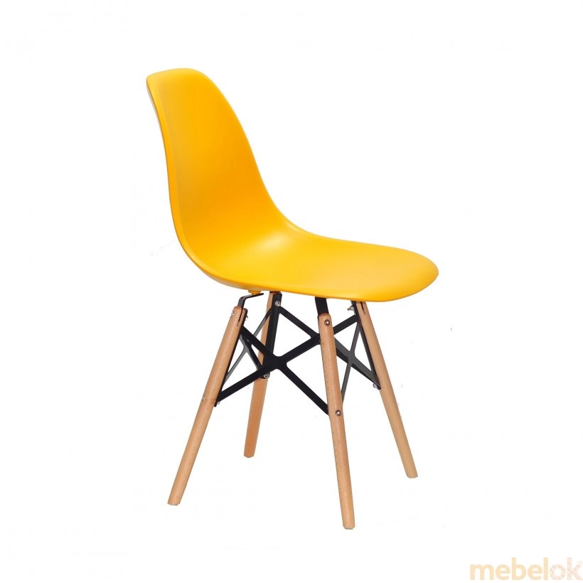 стул с видом в обстановке (Стул NIK XXL желтый 18)