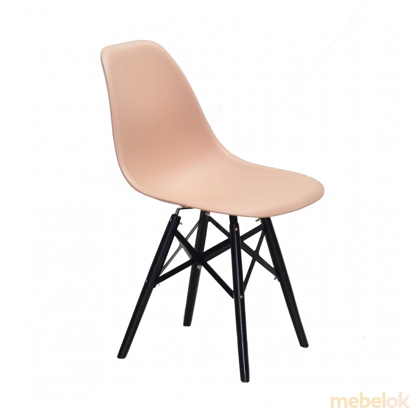 стул с видом в обстановке (Стул NIK XXL-BK розовый 65)