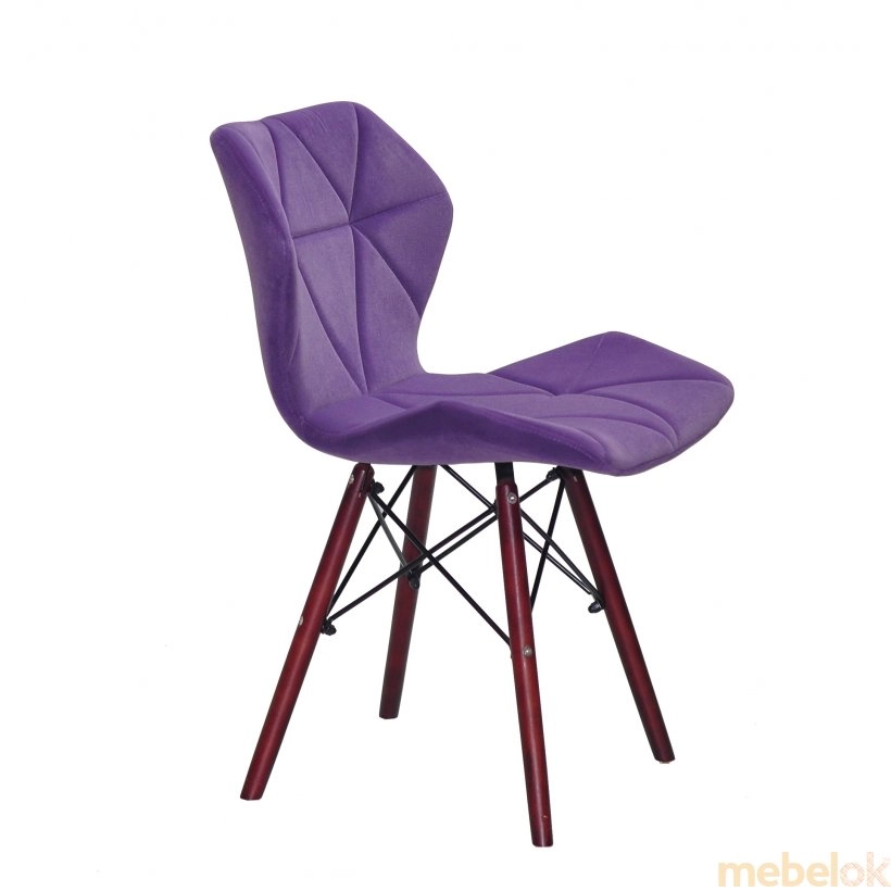 стул с видом в обстановке (Стул GREG W бархат пурпур B-1013)