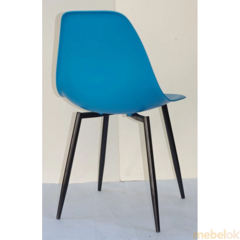 стул с видом в обстановке (Стул Nik Metal-BK голубой 51)