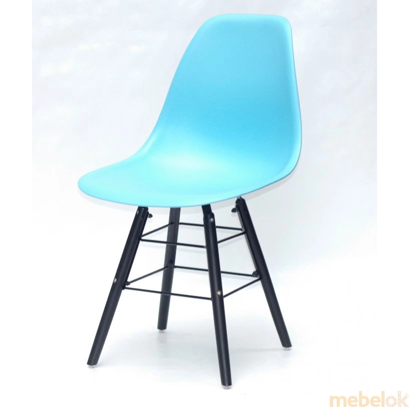 стул с видом в обстановке (Стул NIK Q-BK голубой 52)