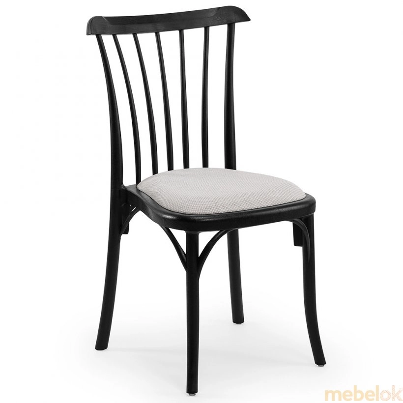 стул с видом в обстановке (Стул Gozo Pad черный)