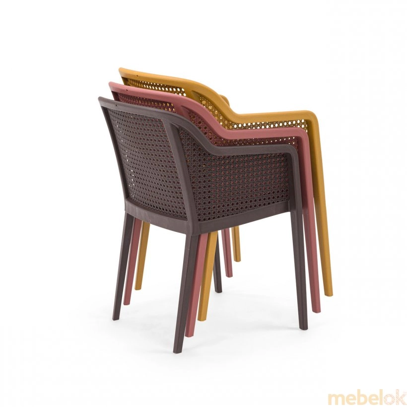 стул с видом в обстановке (Кресло Octa желтое)