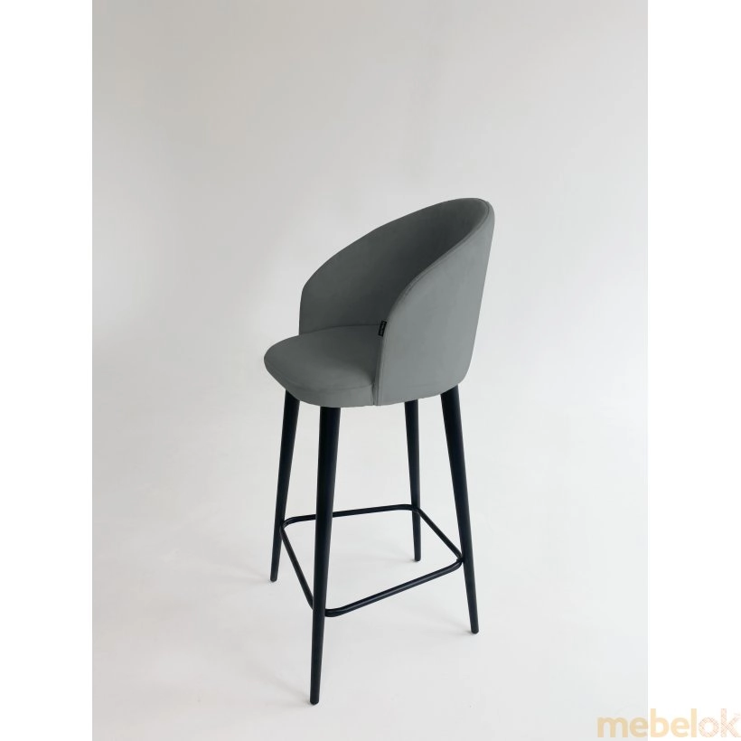 стілець з виглядом в обстановці (Стілець напівбарний Мілано ніжки дерево)