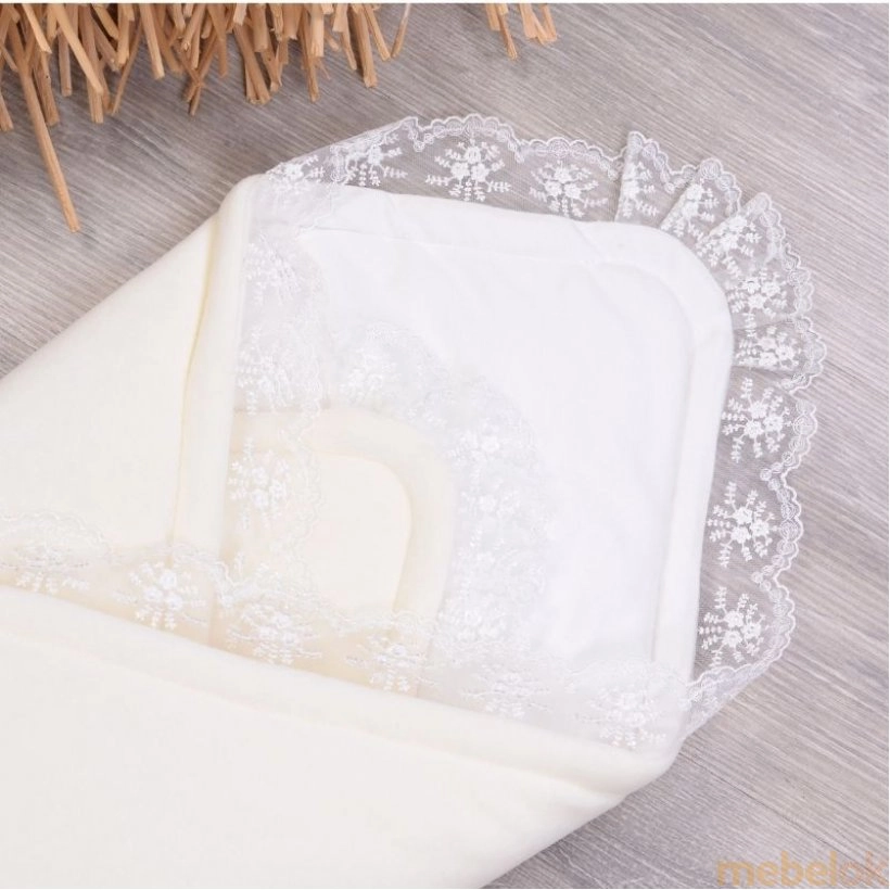 набор текстиля для детской кроватки, коляски с видом в обстановке (Конверт-одеяло Velour lace milk 80х80)