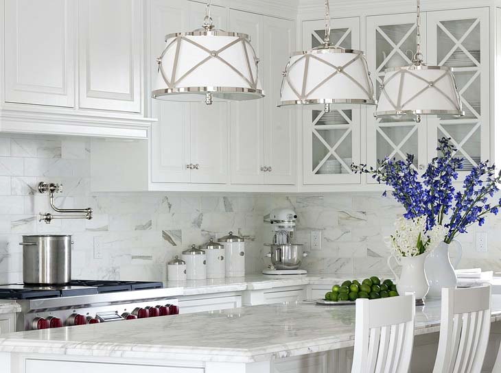 Кухонні меблі в білому кольорі