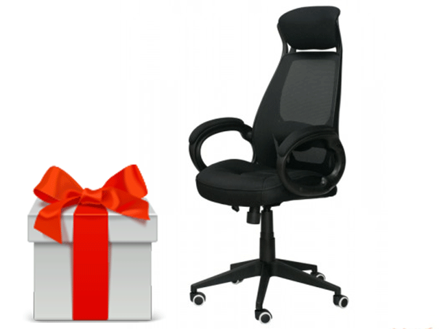 Офисное кресло с подарком