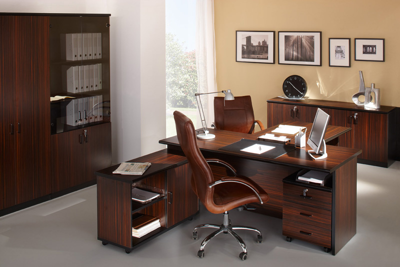 Картины в современном дизайне интерьера офисного кабинета руководителя