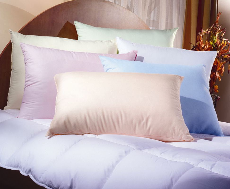 Силиконовые подушки на кровати